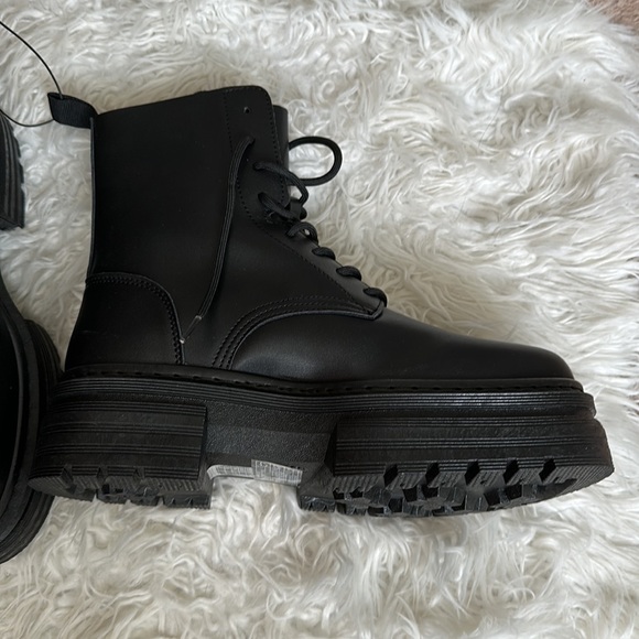 Combat Boots - Picture 2 of 4